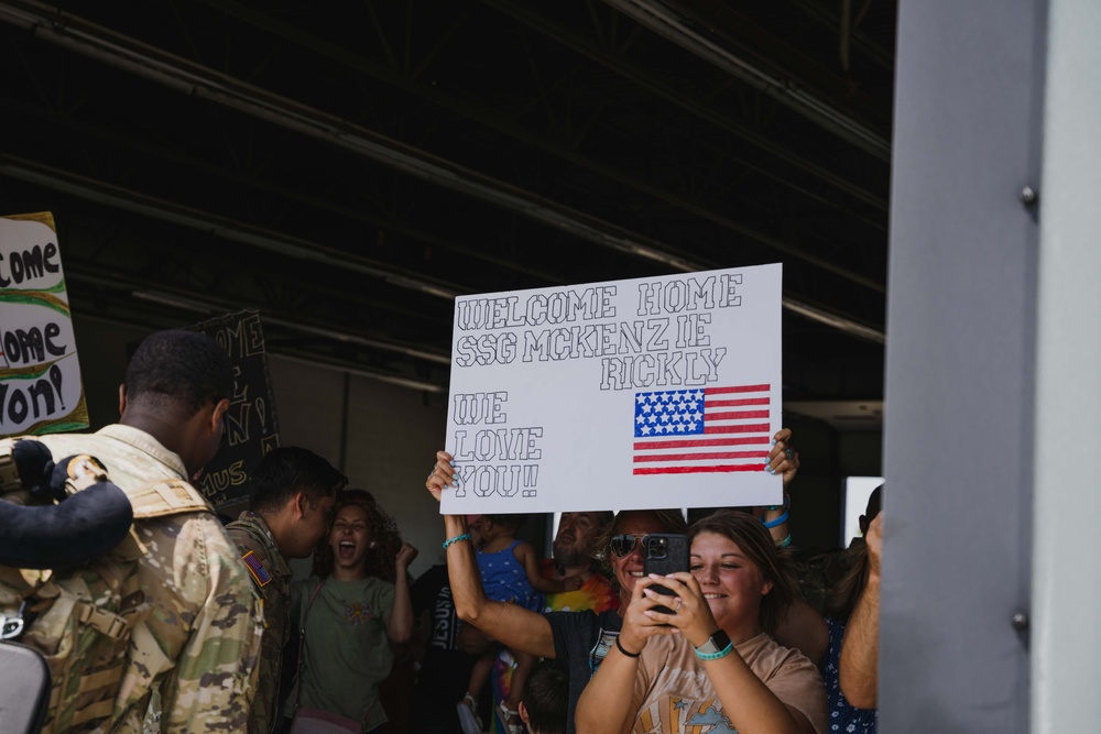 Indiana National Guard soldiers welcomed home after Iraq deployment