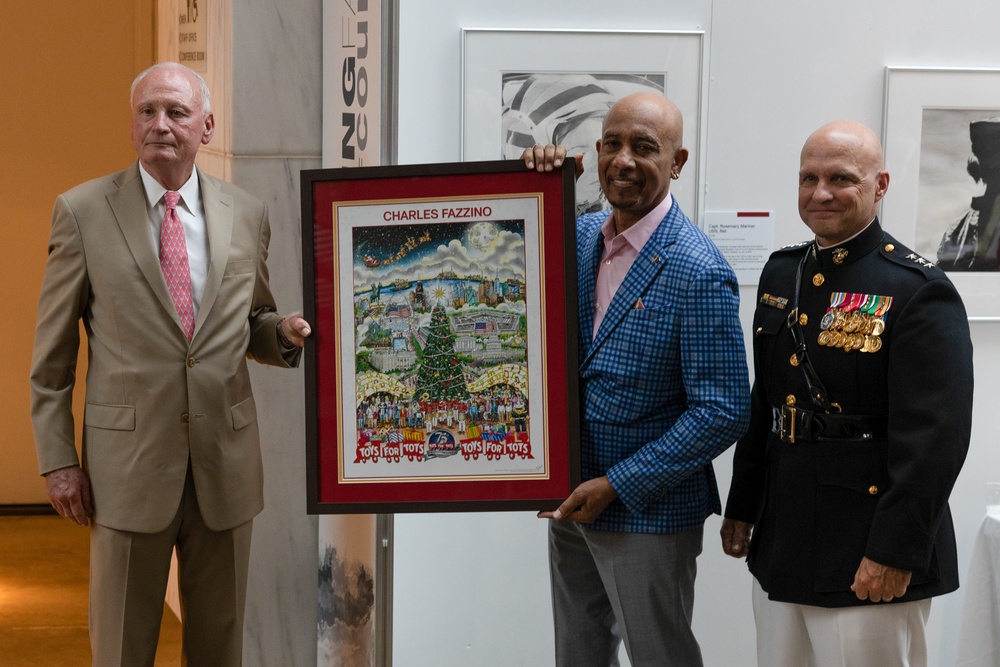 Lt. Gen. Bellon Hosts Marine Barracks Washington Sunset Parade