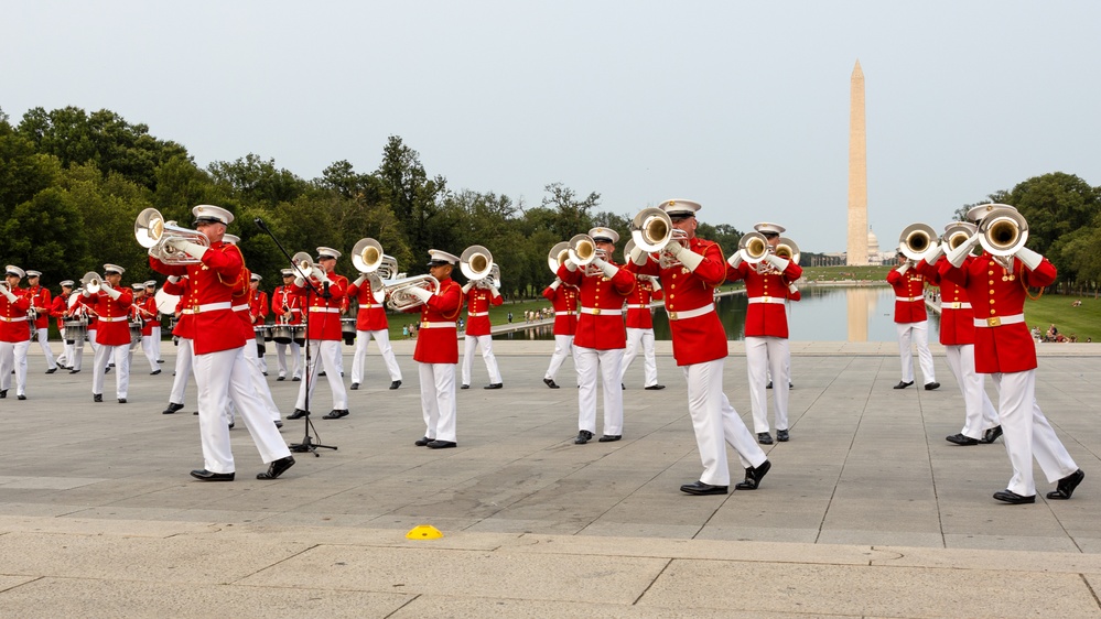 Lt. Gen. Bellon Hosts Marine Barracks Washington Sunset Parade