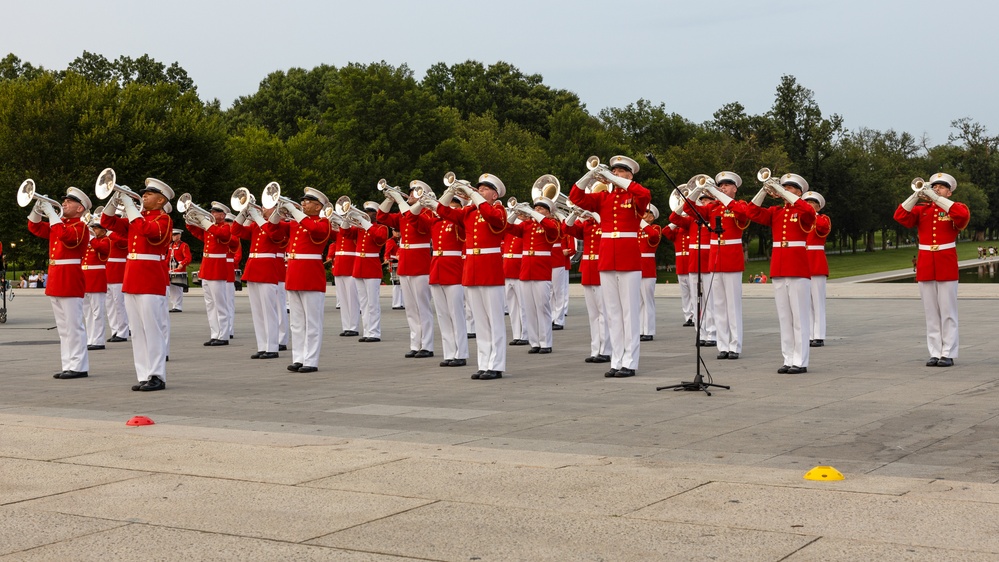 Lt. Gen. Bellon Hosts Marine Barracks Washington Sunset Parade