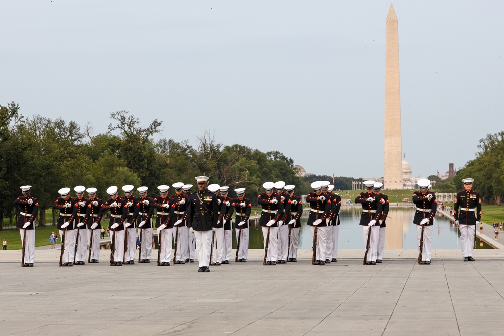 Lt. Gen. Bellon Hosts Marine Barracks Washington Sunset Parade