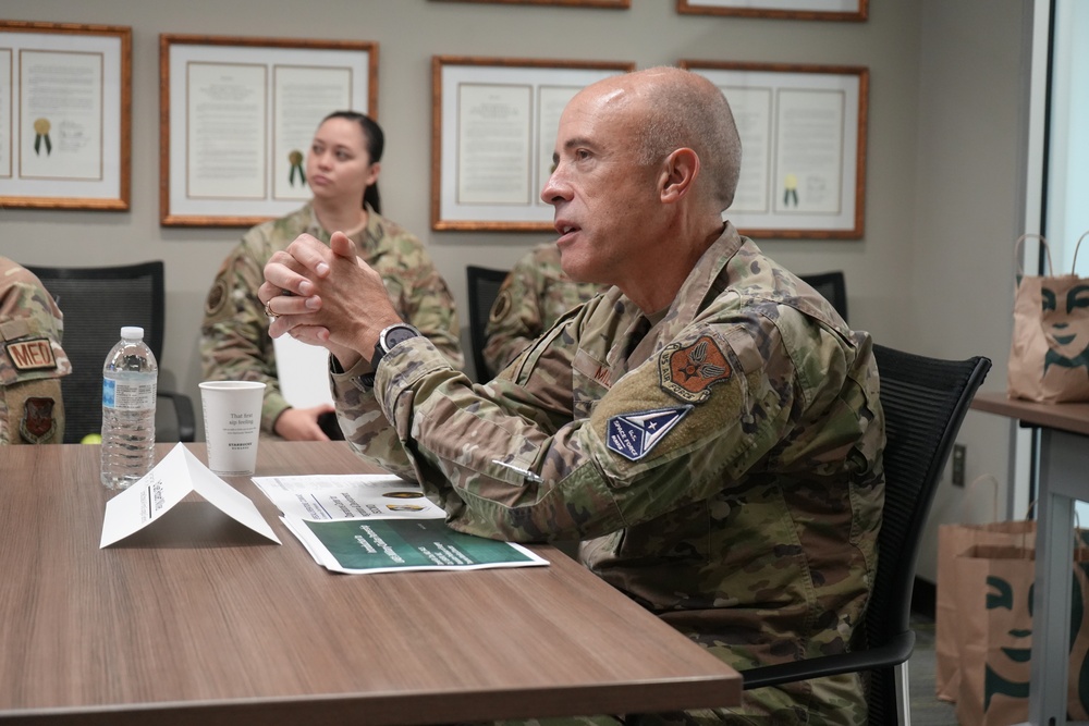 AF Surgeon General visits SOCMID, UAB Hospital