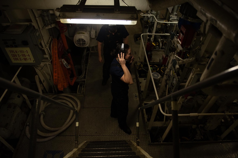 Coast Guard Cutter Healy conducts science missions in Beaufort Sea