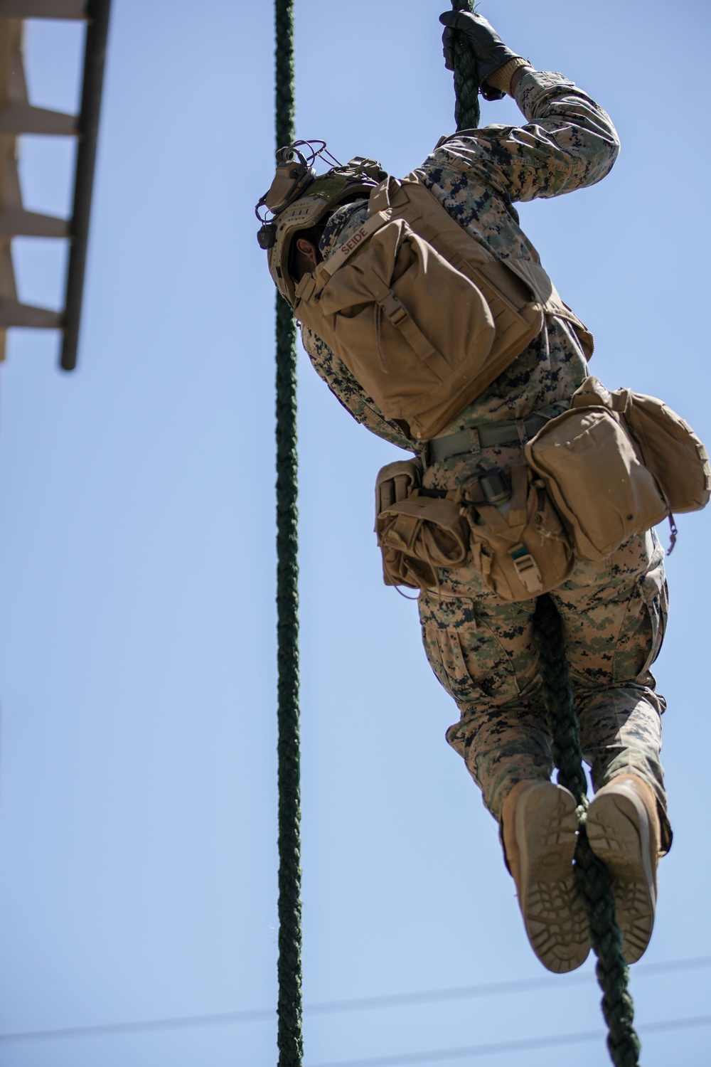 BLT 1/5: Fast-roping