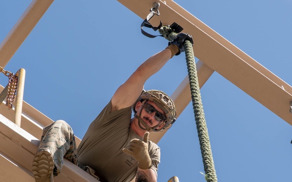 BLT 1/5: Fast-roping