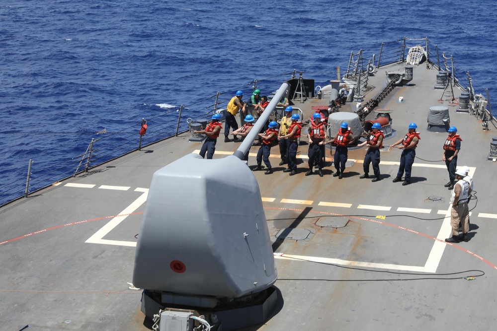 USS Ramage Conducts Underway Replenishment