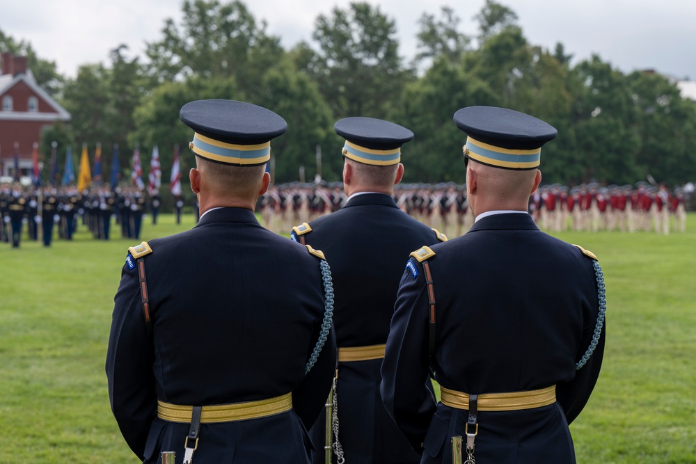 SECDEF Attends Chief of Staff of the Army Relinquishment Ceremony