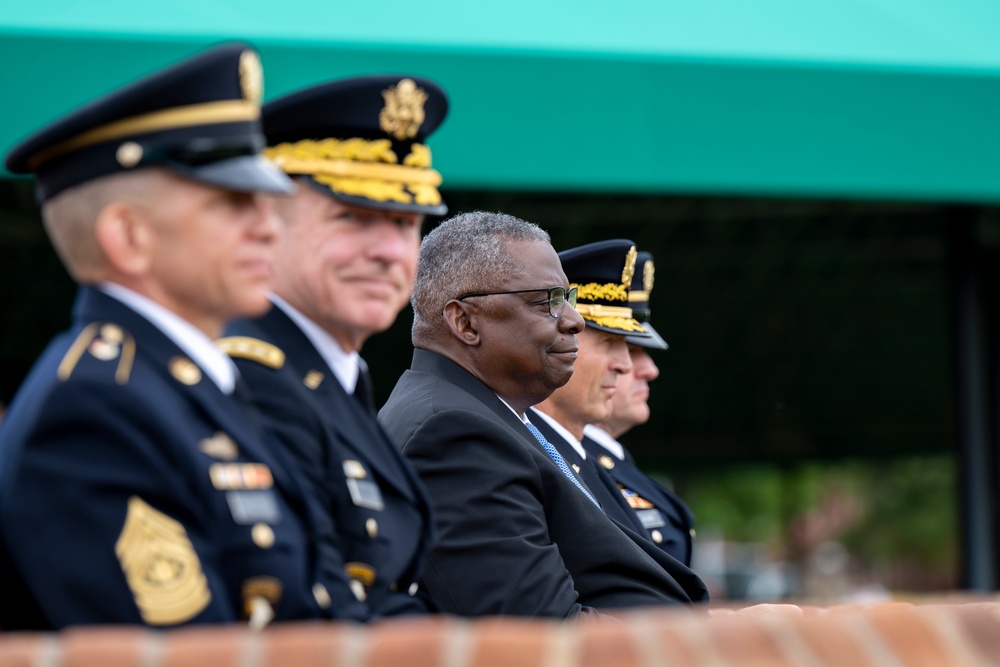 SECDEF Attends Chief of Staff of the Army Relinquishment Ceremony