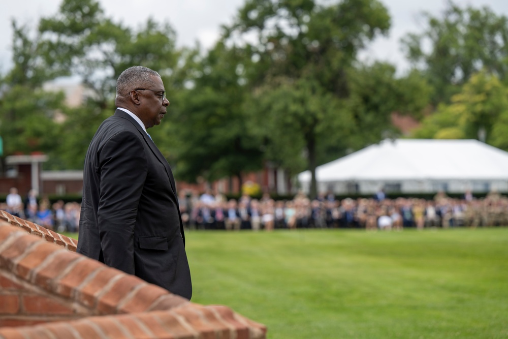 SECDEF Attends Chief of Staff of the Army Relinquishment Ceremony