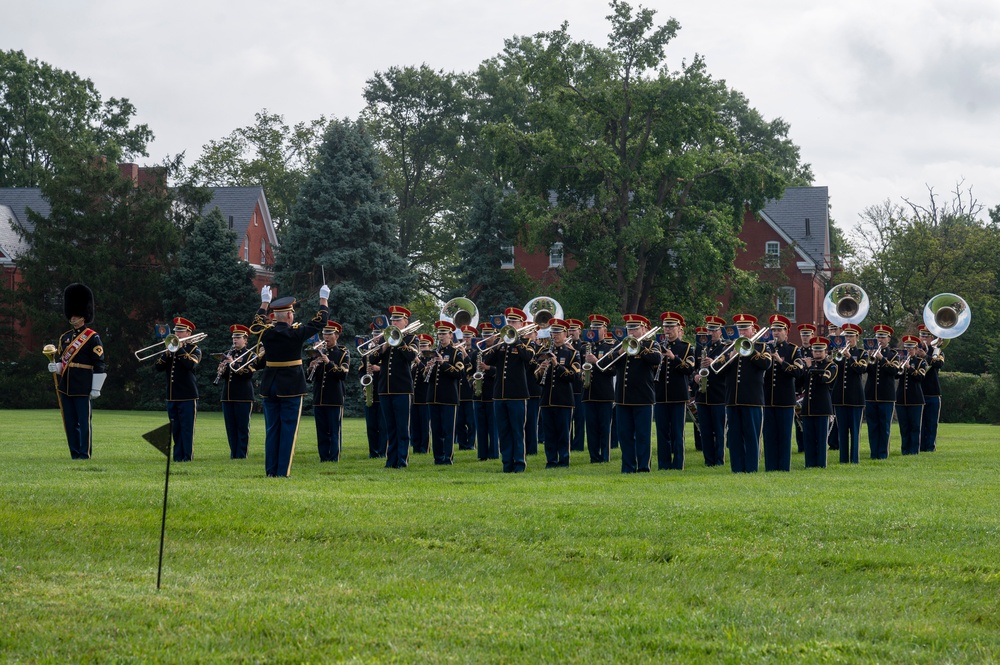 SECDEF Attends Chief of Staff of the Army Relinquishment Ceremony