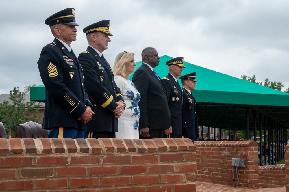 SECDEF Attends Chief of Staff of the Army Relinquishment Ceremony