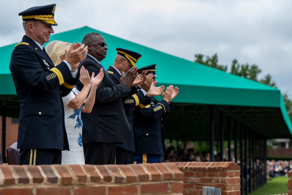 SECDEF Attends Chief of Staff of the Army Relinquishment Ceremony