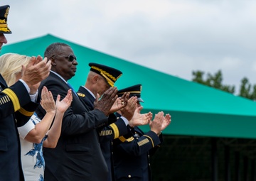 SECDEF Attends Chief of Staff of the Army Relinquishment Ceremony