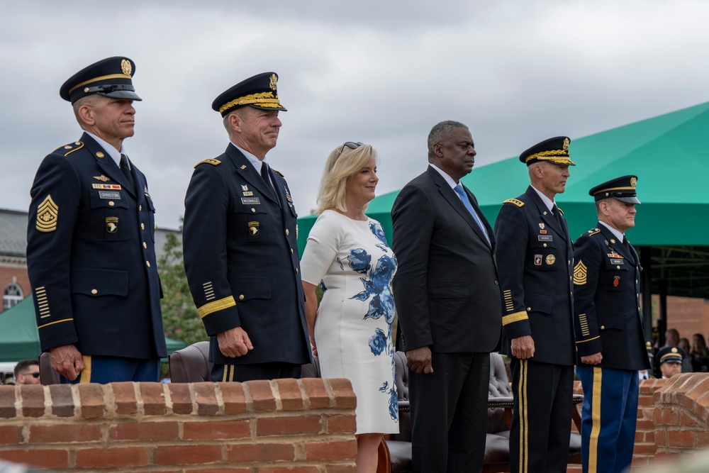 SECDEF Attends Chief of Staff of the Army Relinquishment Ceremony