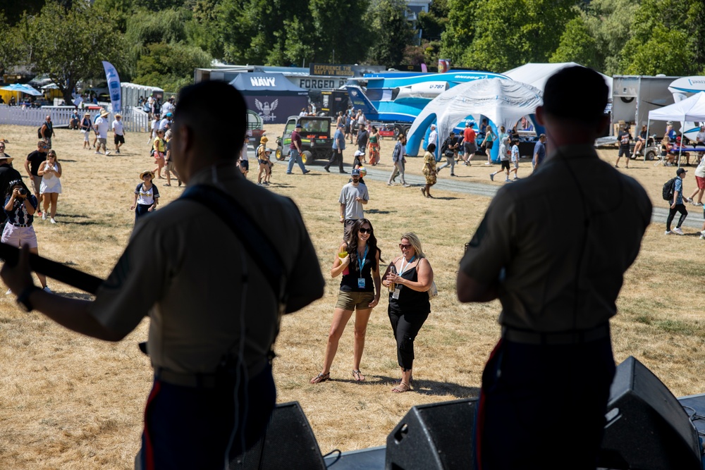 1st MARDIV Band Performs at Seattle Seafair Festival