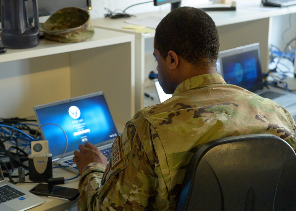 132d Comm Flight Teams Up With 86th Comm Squadron