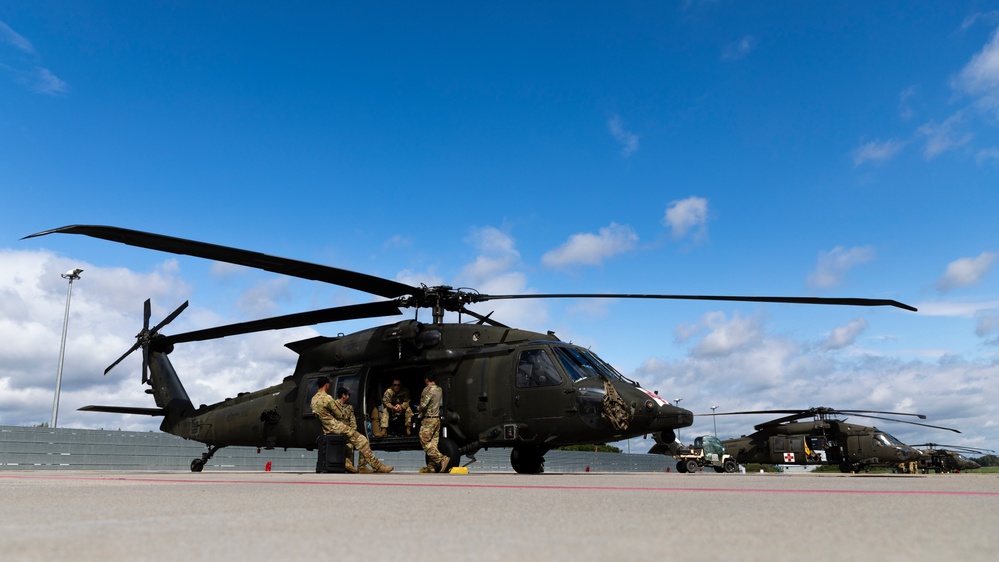 Task Force Ivy Soldiers collaborate with Estonian hospital during a medical evacuation exercise