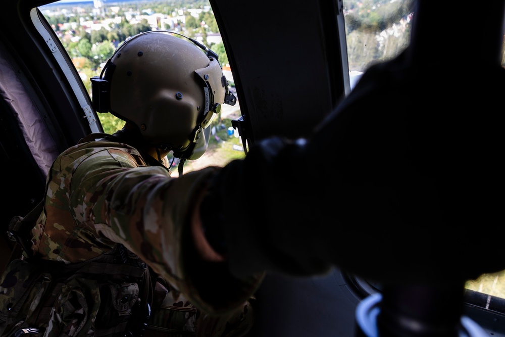 Task Force Ivy Soldiers collaborate with Estonian hospital during a medical evacuation exercise