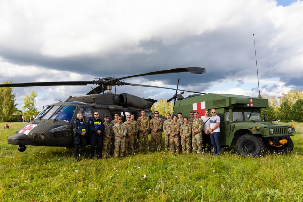 Task Force Ivy Soldiers collaborate with Estonian hospital during a medical evacuation exercise