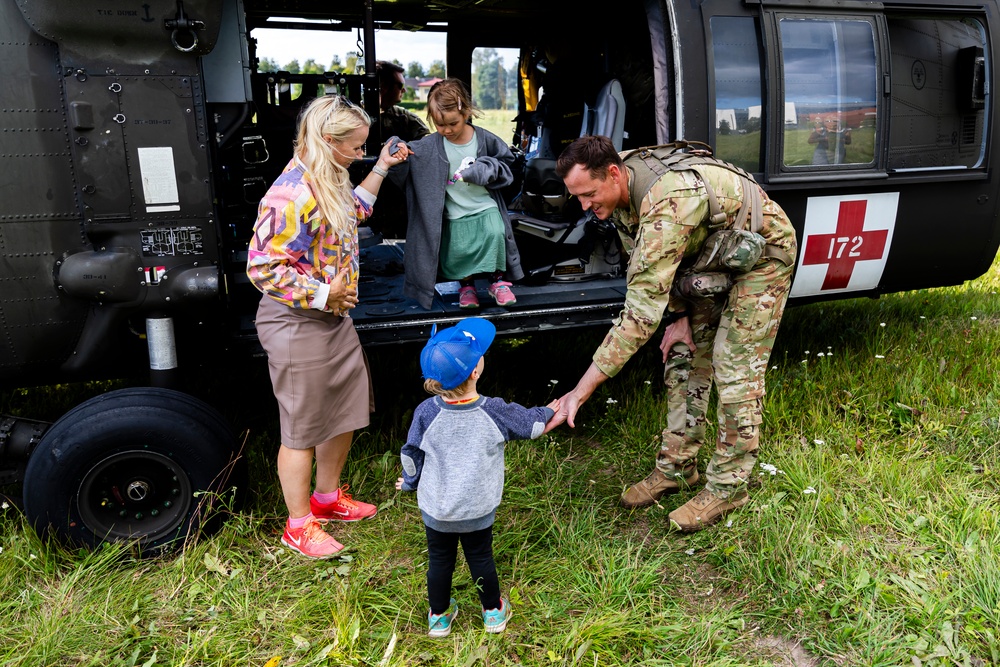 Task Force Ivy Soldiers collaborate with Estonian hospital during a medical evacuation exercise