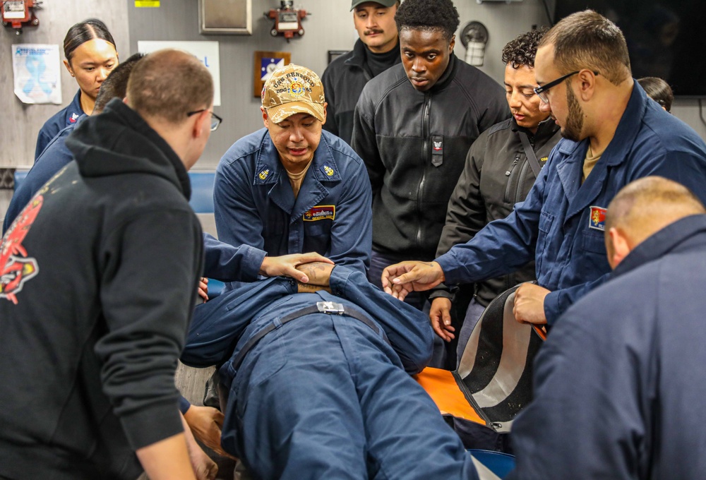 USS Benfold Conducts Medical Training