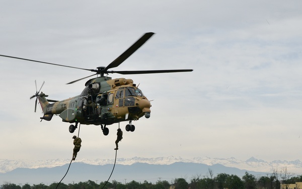 U.S. Special Operations servicemembers, Chilean Commandos participate in fast rope evolution in SOUTHERN STAR