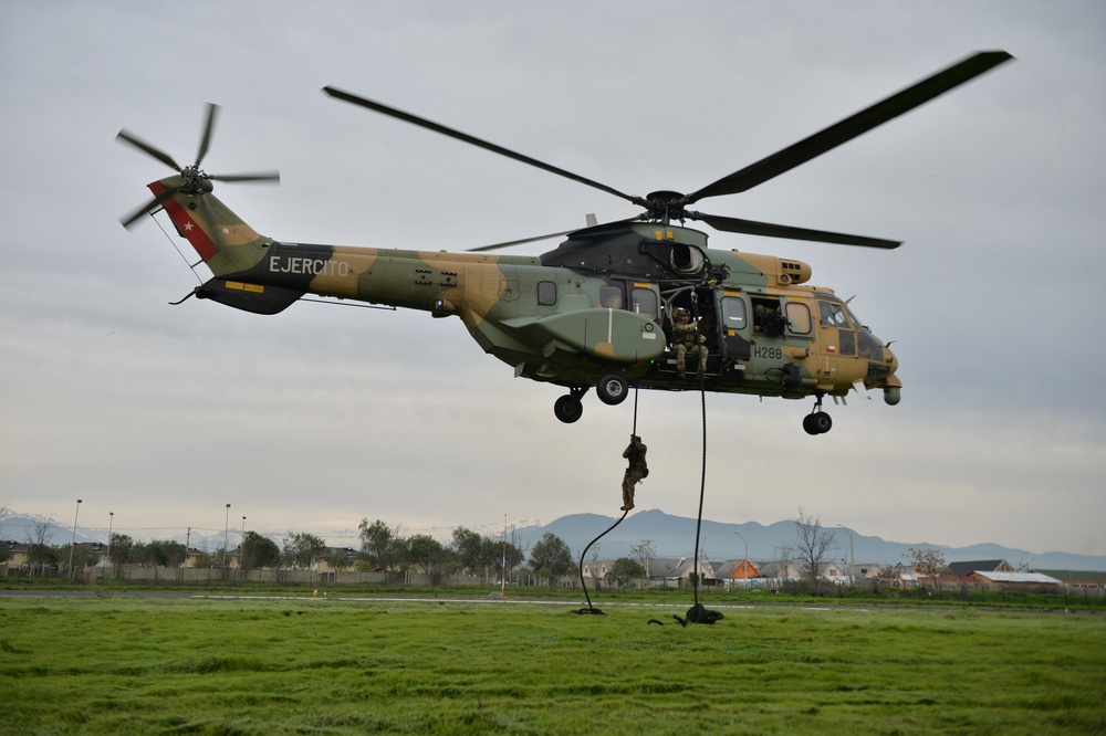 U.S. Special Operations servicemembers, Chilean Commandos participate in fast rope evolution in SOUTHERN STAR