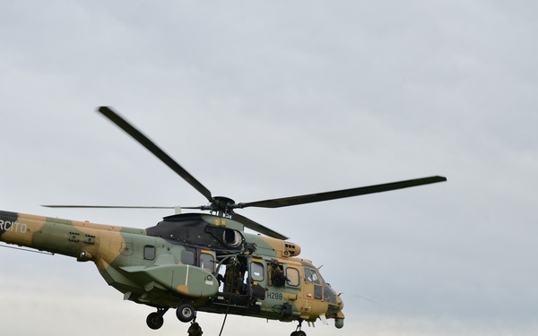 U.S. Special Operations servicemembers, Chilean Commandos participate in fast rope evolution in SOUTHERN STAR
