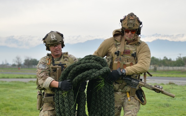 U.S. Special Operations servicemembers, Chilean Commandos participate in fast rope evolution in SOUTHERN STAR