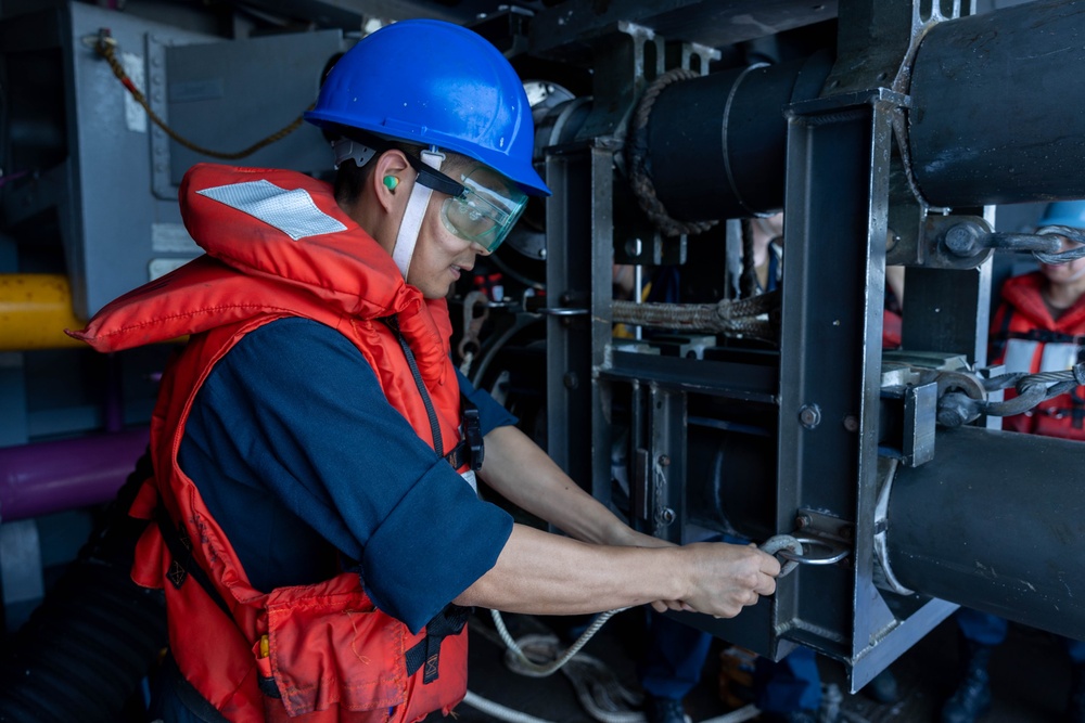 USS Bataan Refuels at Sea