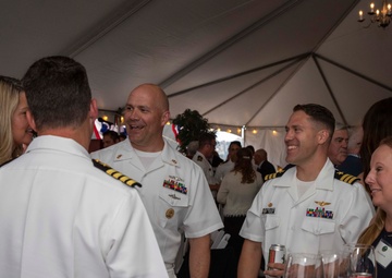 USS Barry hosts Seattle Fleet Week closing reception