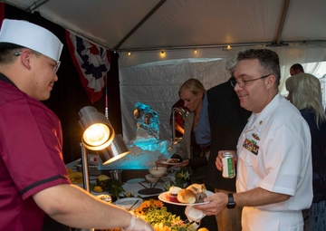 USS Barry hosts Seattle Fleet Week closing reception