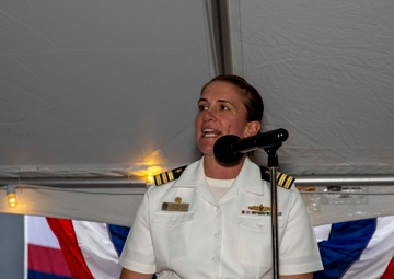 USS Barry hosts Seattle Fleet Week closing reception