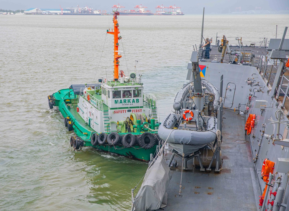 USS Howard (DDG 83) Arrives in Subic Bay, Philippines