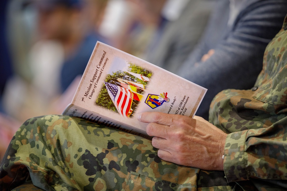 7th MSC Passes the Colors in Change of Command