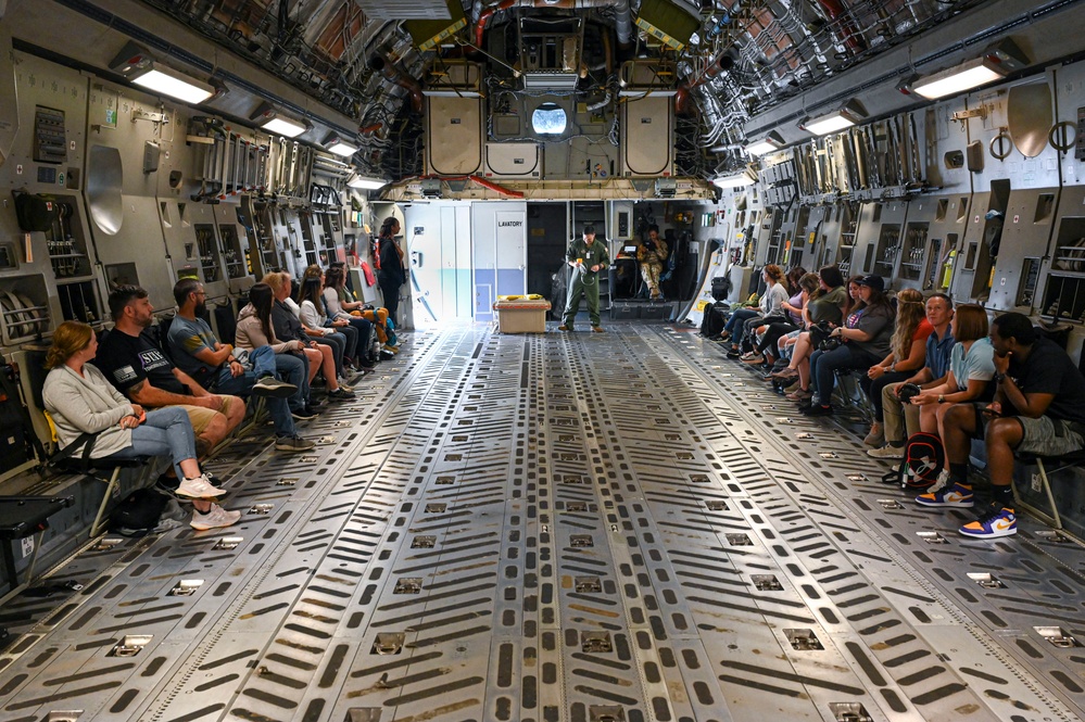 Reserve spouses take flight on C-17 Globemaster III