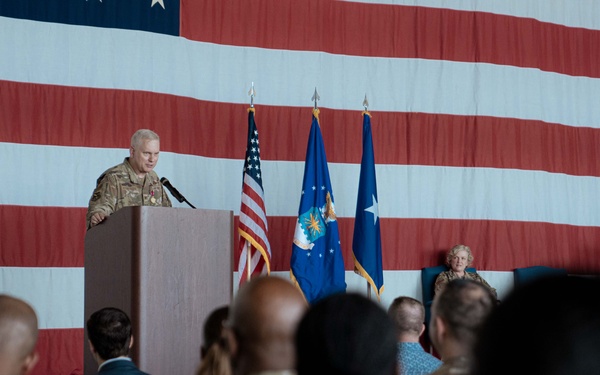 Parks Takes Command of the 94th Airlift Wing