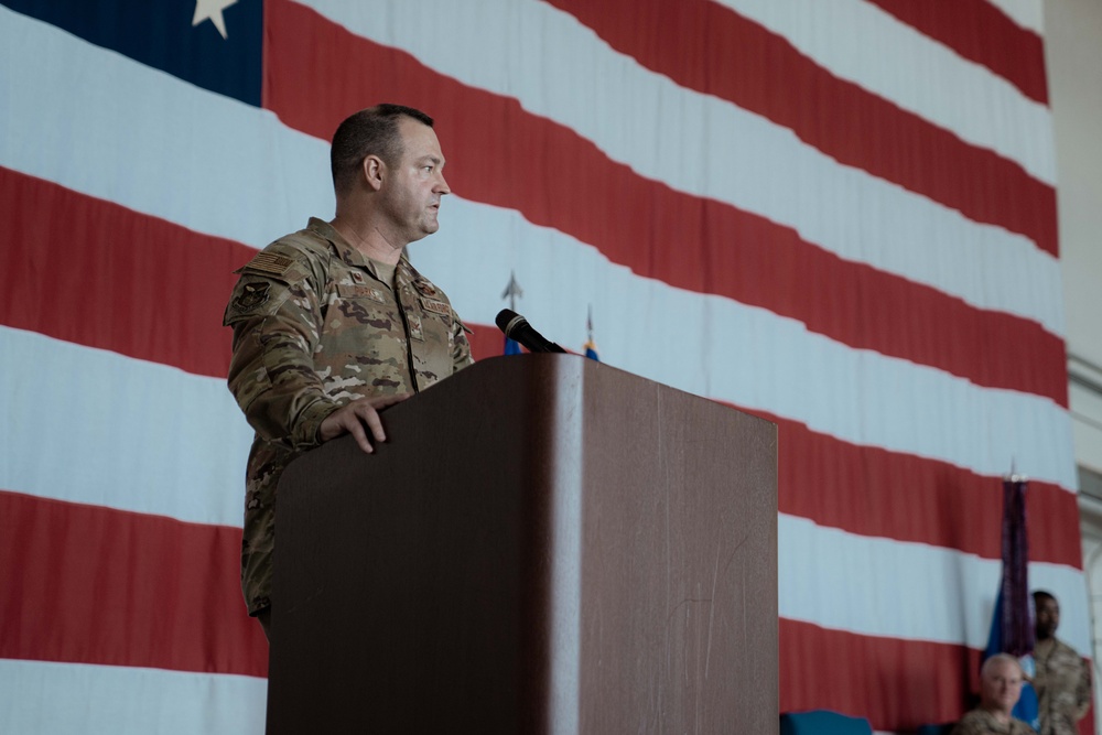 Parks Takes Command of the 94th Airlift Wing