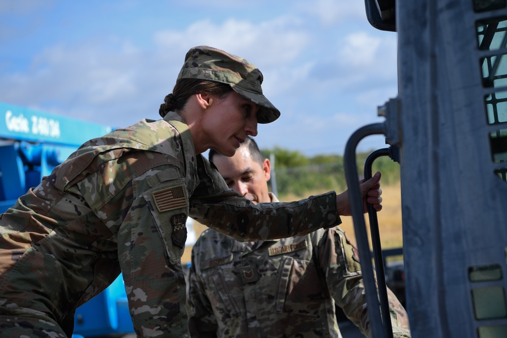 149th FW Commander Meets With Members