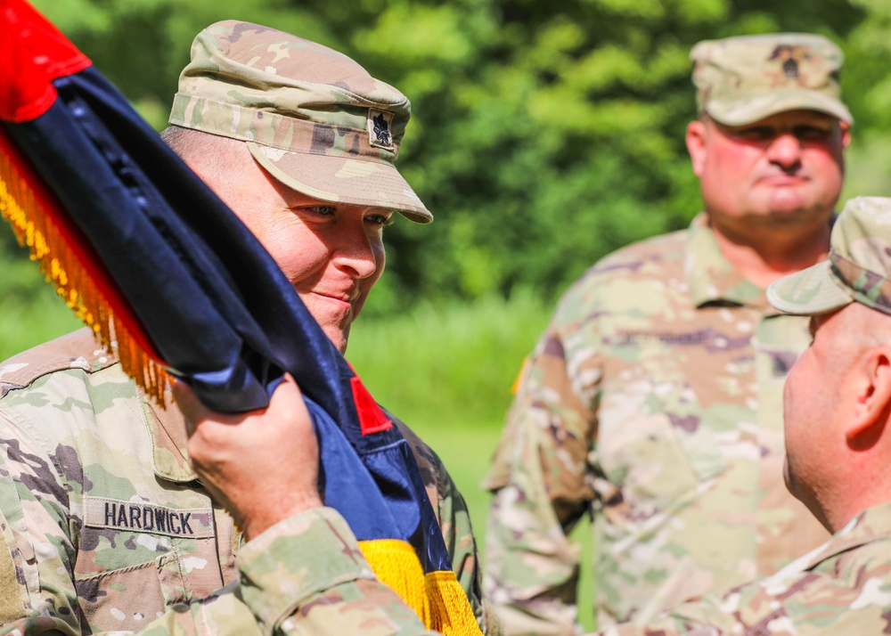 Lt. Col. Hardwick assumes command of 35th ID HHBN