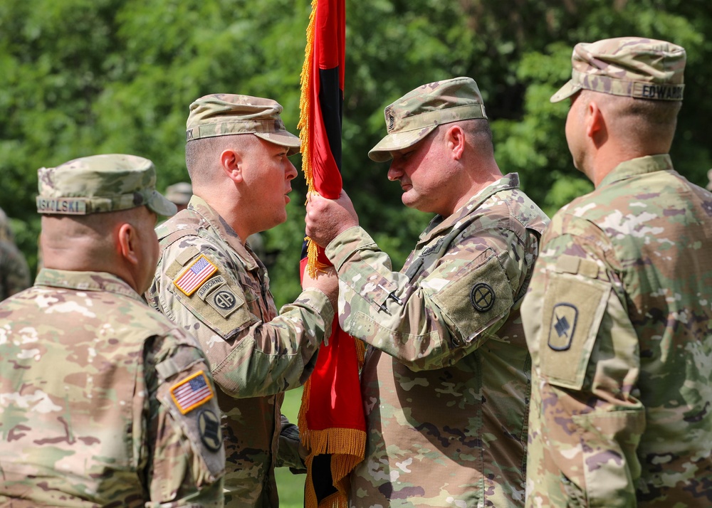 Lt. Col. Hardwick assumes command of 35th ID HHBN