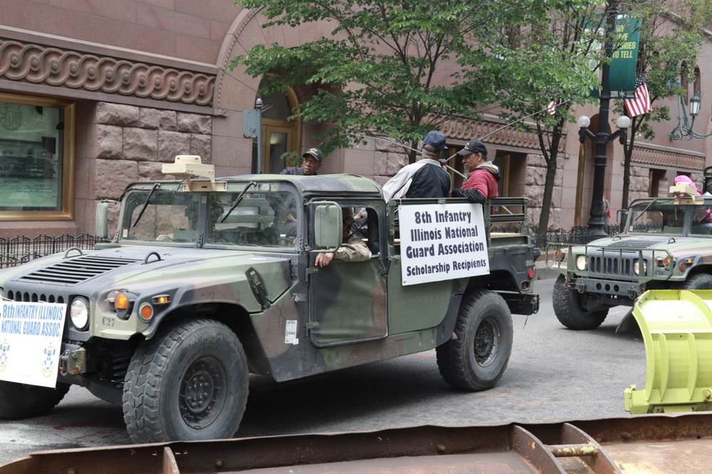 Commander of the Illinois Army National Guard Serves as Grand Marshal of Chicago Memorial Day Parade