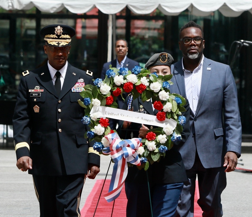 Commander of the Illinois Army National Guard Serves as Grand Marshal of Chicago Memorial Day Parade