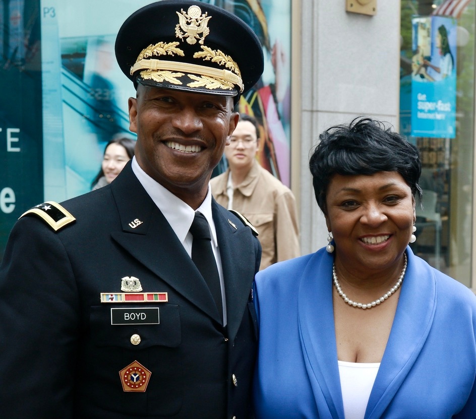 Commander of the Illinois Army National Guard Serves as Grand Marshal of Chicago Memorial Day Parade