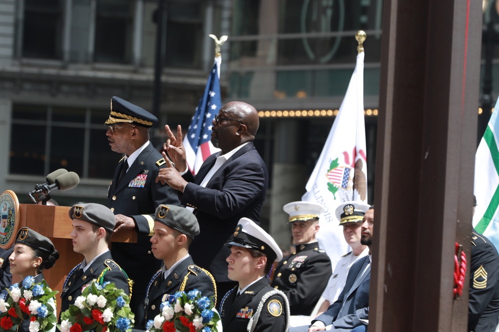 Commander of the Illinois Army National Guard Serves as Grand Marshal of Chicago Memorial Day Parade