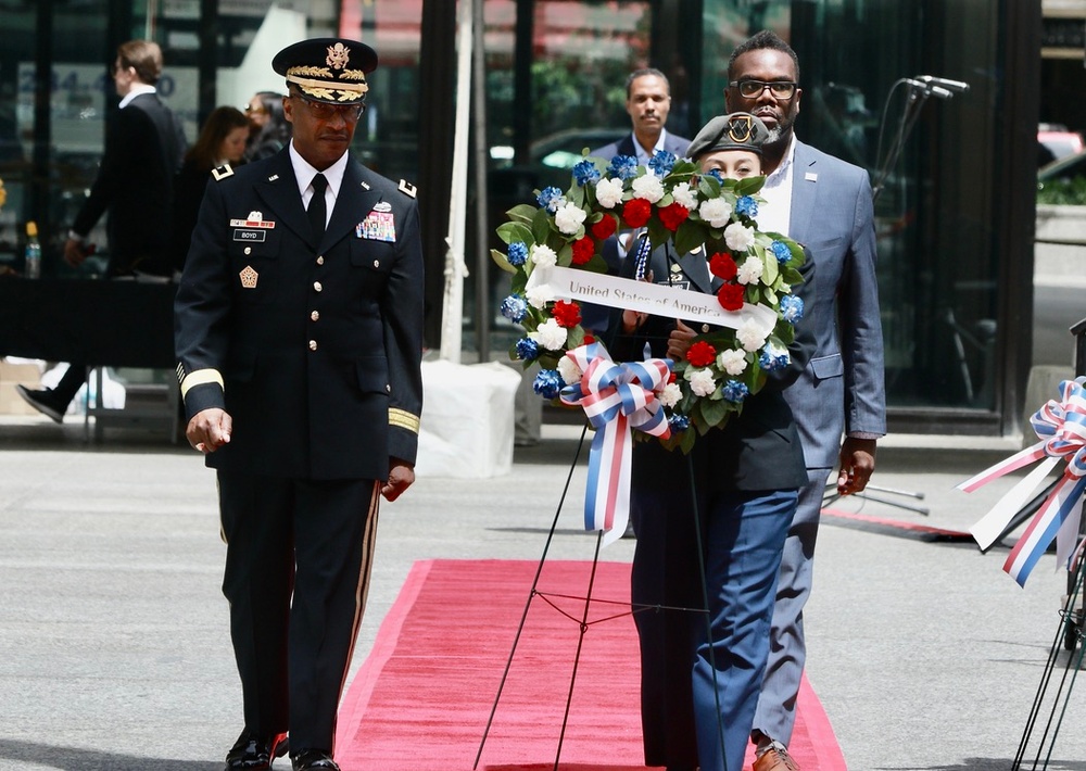 Commander of the Illinois Army National Guard Serves as Grand Marshal of Chicago Memorial Day Parade