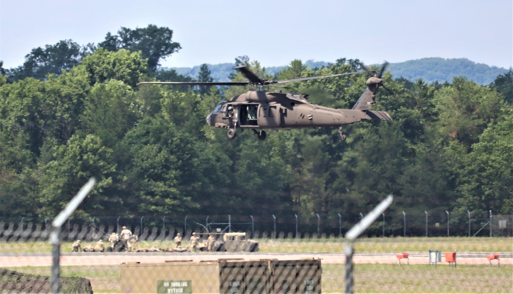 Wisconsin National Guard's 1st Battalion, 147th Aviation Regiment supports airshow 'dress rehearsal' event at Fort McCoy