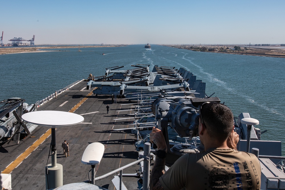 3,000 Sailors and Marines Arrive in Middle East aboard USS Bataan, USS Carter Hall
