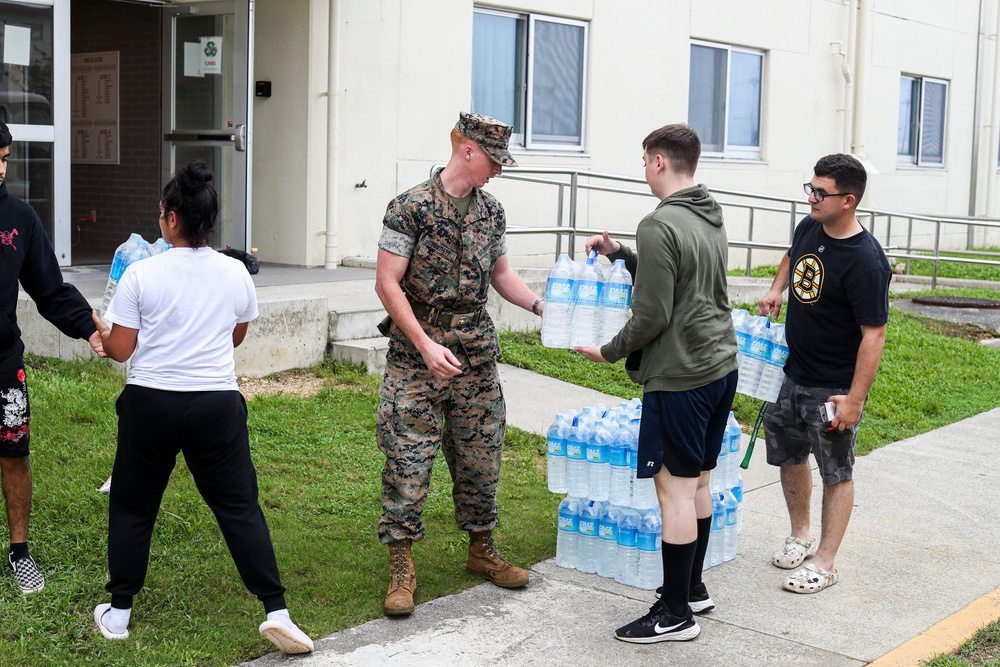 Marines deliver potable water to MCAS Futenma barracks