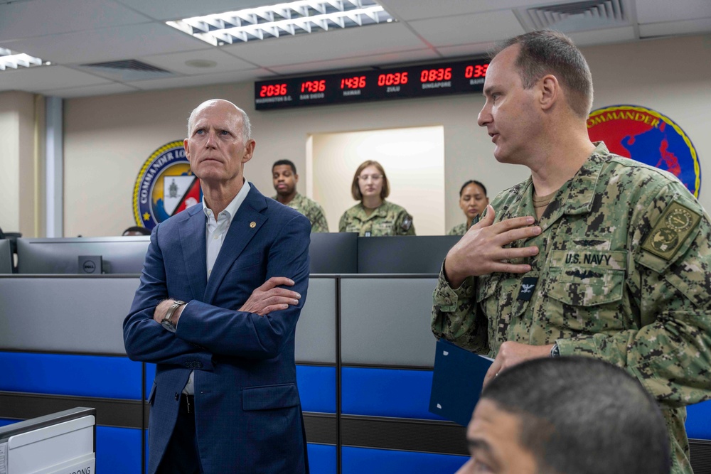 Sen. Rick Scott Visits COMLOG WESTPAC